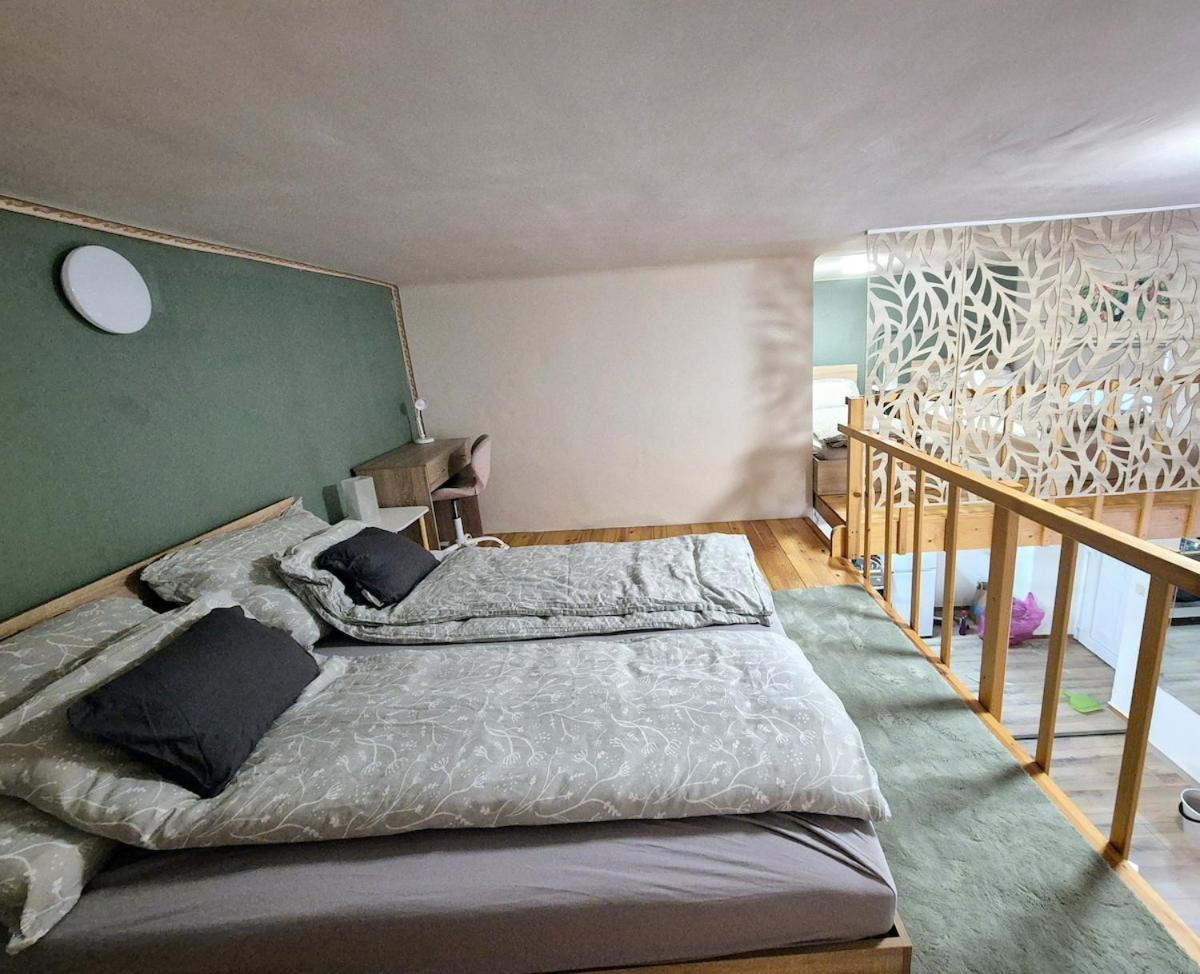 Apartment Calm And Elegant With Ac In The Downtown Budapest